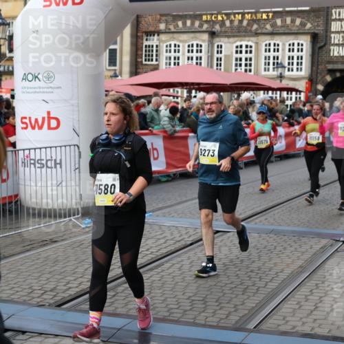 05.10.2025 - 20. swb-Marathon Bremen Yannick Fuchs http://msf.ph/oto/9244764 05.10.2025 11:11:21 Ziel 8865, 9245, 9264, 9273, 9479, 9822, 9823, 9836, 9837, 9948, 10183, 10614, 11158, 11257, 11568, 11578, 11580 meine-sportfotos.de