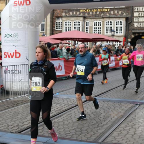 05.10.2025 - 20. swb-Marathon Bremen Yannick Fuchs http://msf.ph/oto/9244771 05.10.2025 11:11:21 Ziel 8865, 9245, 9264, 9273, 9479, 9822, 9823, 9836, 9837, 9948, 10183, 10614, 11158, 11257, 11568, 11578, 11580 meine-sportfotos.de