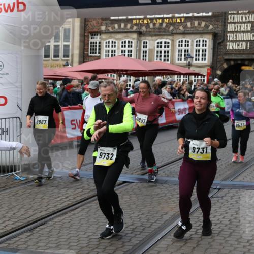 05.10.2025 - 20. swb-Marathon Bremen Yannick Fuchs http://msf.ph/oto/9244777 05.10.2025 11:09:49 Ziel 9001, 9538, 9731, 9732, 9887, 10245, 10316, 10412, 10417, 10672, 10881, 10886, 10943, 11407, 11654, 11655, 11664 meine-sportfotos.de