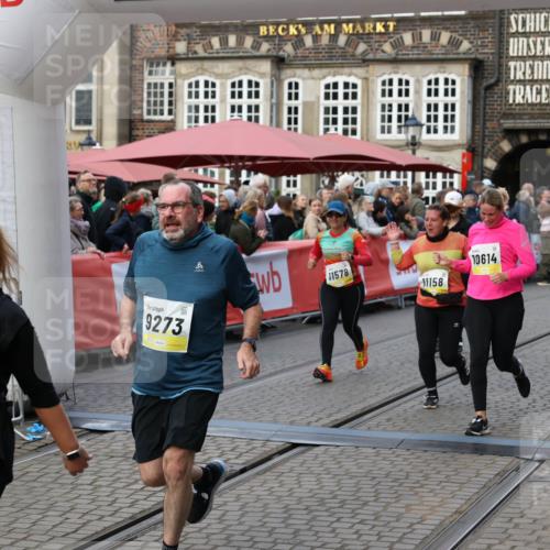 05.10.2025 - 20. swb-Marathon Bremen Yannick Fuchs http://msf.ph/oto/9244780 05.10.2025 11:11:22 Ziel 8865, 9245, 9264, 9273, 9479, 9822, 9823, 9836, 9837, 10183, 10614, 11158, 11568, 11578, 11580 meine-sportfotos.de