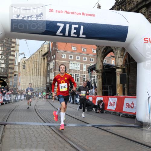 05.10.2025 - 20. swb-Marathon Bremen Yannick Fuchs http://msf.ph/oto/9244821 05.10.2025 10:42:20 Ziel 8187, 9364, 9504, 10838, 11217, 11422 meine-sportfotos.de