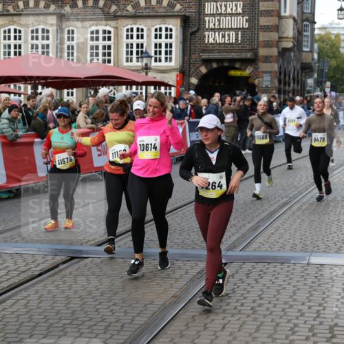 05.10.2025 - 20. swb-Marathon Bremen Yannick Fuchs http://msf.ph/oto/9244822 05.10.2025 11:11:22 Ziel 8865, 9245, 9264, 9273, 9479, 9822, 9823, 9836, 9837, 10183, 10614, 11158, 11568, 11578, 11580 meine-sportfotos.de