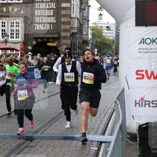 05.10.2025 - 20. swb-Marathon Bremen Yannick Fuchs http://msf.ph/oto/9244831 05.10.2025 11:09:50 Ziel 9001, 9538, 9731, 9732, 9887, 10245, 10316, 10412, 10672, 10881, 10886, 10943, 11407, 11654, 11655, 11664 meine-sportfotos.de