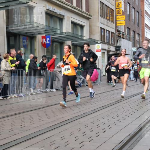 05.10.2025 - 20. swb-Marathon Bremen Strokosch-Dieckow http://msf.ph/oto/9244836 05.10.2025 10:50:12 Ziel 8866, 9230, 9267, 9299, 9337, 9578, 9740, 9832, 9969, 9986, 10043, 10066, 10199, 10251, 10537, 10638, 10923, 11022, 11062, 11239, 11241, 11254, 11298, 11344, 11451, 11460, 11466, 11531, 11660, 11661, 11740, 8866, 9230, 9267, 9299, 9337, 9578, 9740, 9832, 9969, 9986, 10043, 10066, 10199, 10251, 10537, 10638, 10923, 11022, 11062, 11239, 11241, 11254, 11298, 11344, 11460, 11466, 11531, 11660, 11740 meine-sportfotos.de