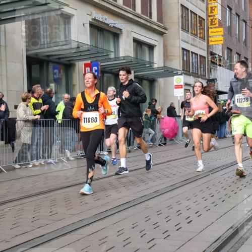 05.10.2025 - 20. swb-Marathon Bremen Strokosch-Dieckow http://msf.ph/oto/9244846 05.10.2025 10:50:12 Ziel 8866, 9230, 9267, 9299, 9337, 9578, 9740, 9832, 9969, 9986, 10043, 10066, 10199, 10251, 10537, 10638, 10923, 11022, 11062, 11239, 11241, 11254, 11298, 11344, 11451, 11460, 11466, 11531, 11660, 11661, 11740, 8866, 9230, 9267, 9299, 9337, 9578, 9740, 9832, 9969, 9986, 10043, 10066, 10199, 10251, 10537, 10638, 10923, 11022, 11062, 11239, 11241, 11254, 11298, 11344, 11460, 11466, 11531, 11660, 11740 meine-sportfotos.de