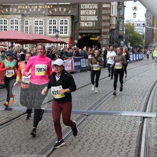 05.10.2025 - 20. swb-Marathon Bremen Yannick Fuchs http://msf.ph/oto/9244852 05.10.2025 11:11:23 Ziel 8865, 9011, 9245, 9264, 9273, 9386, 9479, 9822, 9823, 9836, 9837, 10183, 10614, 11158, 11568, 11578, 11580 meine-sportfotos.de