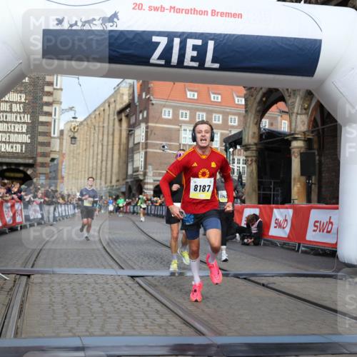 05.10.2025 - 20. swb-Marathon Bremen Yannick Fuchs http://msf.ph/oto/9244859 05.10.2025 10:42:20 Ziel 8187, 9364, 9504, 10838, 11217, 11422 meine-sportfotos.de