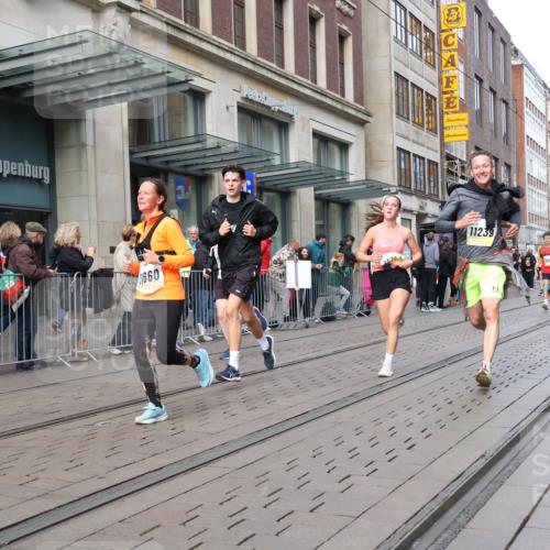 05.10.2025 - 20. swb-Marathon Bremen Strokosch-Dieckow http://msf.ph/oto/9244860 05.10.2025 10:50:12 Ziel 8866, 9230, 9267, 9299, 9337, 9578, 9740, 9832, 9969, 9986, 10043, 10066, 10199, 10251, 10537, 10638, 10923, 11022, 11062, 11239, 11241, 11254, 11298, 11344, 11451, 11460, 11466, 11531, 11660, 11661, 11740, 8866, 9230, 9267, 9299, 9337, 9578, 9740, 9832, 9969, 9986, 10043, 10066, 10199, 10251, 10537, 10638, 10923, 11022, 11062, 11239, 11241, 11254, 11298, 11344, 11460, 11466, 11531, 11660, 11740 meine-sportfotos.de