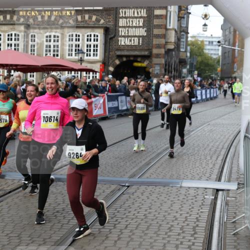 05.10.2025 - 20. swb-Marathon Bremen Yannick Fuchs http://msf.ph/oto/9244863 05.10.2025 11:11:23 Ziel 8865, 9011, 9245, 9264, 9273, 9386, 9479, 9822, 9823, 9836, 9837, 10183, 10614, 11158, 11568, 11578, 11580 meine-sportfotos.de