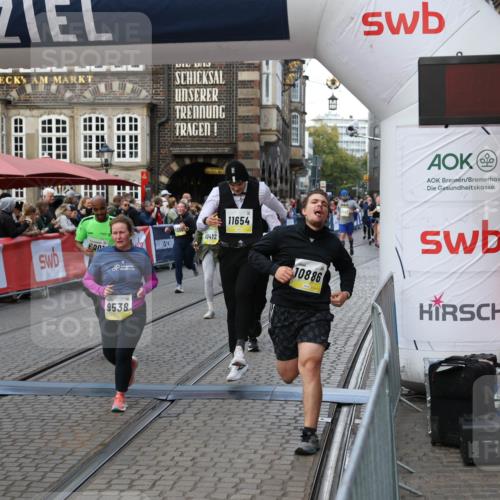 05.10.2025 - 20. swb-Marathon Bremen Yannick Fuchs http://msf.ph/oto/9244871 05.10.2025 11:09:51 Ziel 9001, 9538, 9731, 9732, 9887, 10245, 10316, 10412, 10672, 10881, 10886, 11206, 11407, 11654, 11655, 11664 meine-sportfotos.de