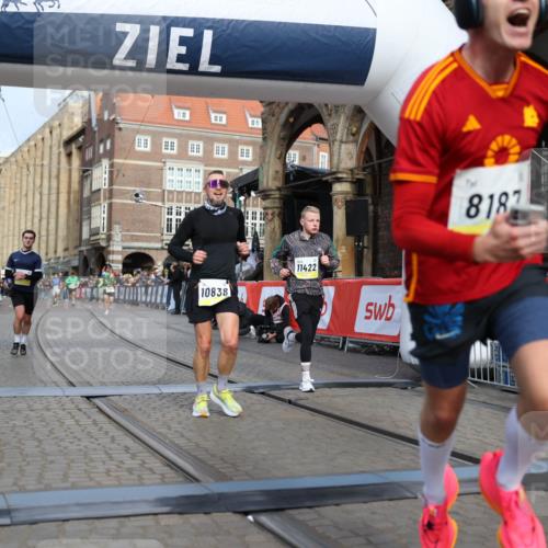 05.10.2025 - 20. swb-Marathon Bremen Yannick Fuchs http://msf.ph/oto/9244924 05.10.2025 10:42:21 Ziel 8187, 9364, 9504, 10838, 11217, 11422 meine-sportfotos.de