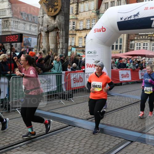 05.10.2025 - 20. swb-Marathon Bremen Yannick Fuchs http://msf.ph/oto/9244956 05.10.2025 11:09:52 Ziel 9001, 9538, 9731, 9732, 9887, 10245, 10316, 10412, 10672, 10881, 10886, 11206, 11407, 11654, 11655, 11664 meine-sportfotos.de