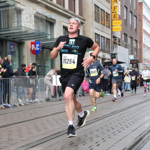 05.10.2025 - 20. swb-Marathon Bremen Strokosch-Dieckow http://msf.ph/oto/9244962 05.10.2025 10:50:17 Ziel 9230, 9251, 9267, 9277, 9299, 9337, 9578, 9658, 9715, 9742, 9832, 9888, 9969, 9986, 10043, 10066, 10199, 10251, 10279, 10479, 10537, 10638, 10689, 11062, 11239, 11241, 11254, 11298, 11344, 11451, 11466, 11531, 11543, 11660, 11661, 11740, 9230, 9251, 9267, 9277, 9299, 9337, 9578, 9658, 9715, 9742, 9832, 9888, 9969, 9986, 10043, 10066, 10199, 10251, 10537, 10638, 11062, 11239, 11241, 11254, 11298, 11344, 11466, 11531, 11660, 11740 meine-sportfotos.de