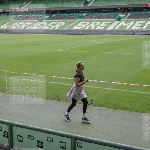 05.10.2025 - 20. swb-Marathon Bremen Michael Burmester http://msf.ph/oto/9244963 05.10.2025 10:36:57 Laufen im Stadion 7123, 7777, 9177, 9208, 9215, 9246, 9271, 9272, 9294, 9305, 9363, 9381, 9473, 9531, 9568, 9593, 9603, 9604, 9608, 9611, 9613, 9635, 9655, 9673, 9692, 9747, 9802, 9812, 9827, 9839, 9841, 9913, 9991, 10004, 10026, 10030, 10067, 10071, 10093, 10209, 10217, 10219, 10290, 10291, 10324, 10345, 10357, 10406, 10489, 10492, 10518, 10558, 10560, 10562, 10571, 10588, 10615, 10656, 10679, 10762, 10771, 10809, 10821, 10901, 11184, 11223, 11251, 7908, 8585, 9346 meine-sportfotos.de