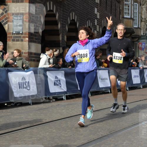 05.10.2025 - 20. swb-Marathon Bremen Strokosch-Dieckow http://msf.ph/oto/9244981 05.10.2025 10:58:11 Ziel 7077, 9330, 9634, 9952, 10368, 10377, 10398, 10620, 10786, 11049, 11562, 11608 meine-sportfotos.de