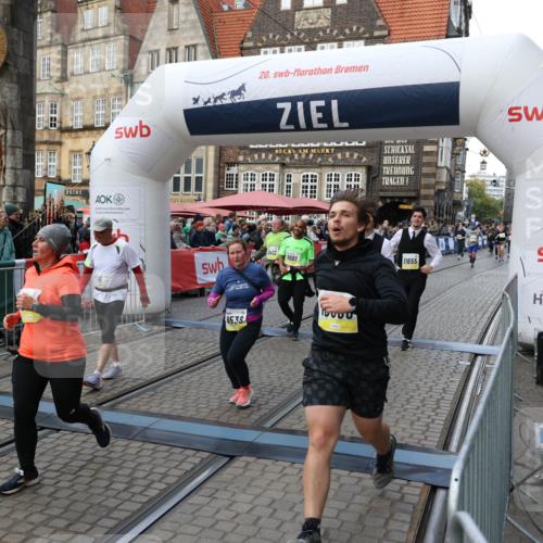 05.10.2025 - 20. swb-Marathon Bremen Yannick Fuchs http://msf.ph/oto/9244982 05.10.2025 11:09:52 Ziel 9001, 9538, 9731, 9732, 9887, 10245, 10316, 10412, 10672, 10881, 10886, 11206, 11407, 11654, 11655, 11664 meine-sportfotos.de