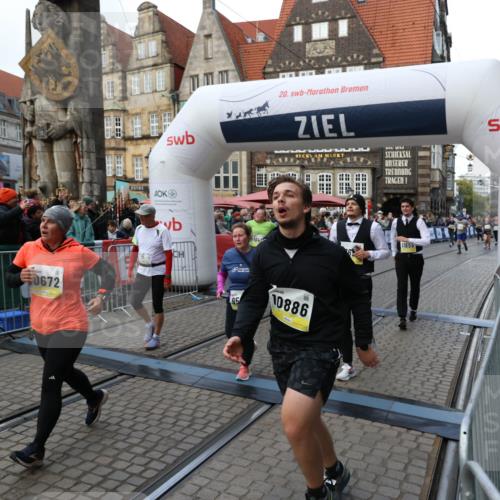 05.10.2025 - 20. swb-Marathon Bremen Yannick Fuchs http://msf.ph/oto/9244993 05.10.2025 11:09:52 Ziel 9001, 9538, 9731, 9732, 9887, 10245, 10316, 10412, 10672, 10881, 10886, 11206, 11407, 11654, 11655, 11664 meine-sportfotos.de