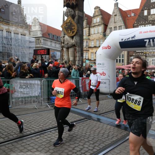 05.10.2025 - 20. swb-Marathon Bremen Yannick Fuchs http://msf.ph/oto/9245009 05.10.2025 11:09:52 Ziel 9001, 9538, 9731, 9732, 9887, 10245, 10316, 10412, 10672, 10881, 10886, 11206, 11407, 11654, 11655, 11664 meine-sportfotos.de
