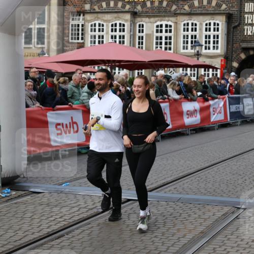 05.10.2025 - 20. swb-Marathon Bremen Yannick Fuchs http://msf.ph/oto/9245021 05.10.2025 11:11:27 Ziel 9011, 9264, 9273, 9386, 9479, 10183, 10614, 11158, 11568, 11578 meine-sportfotos.de