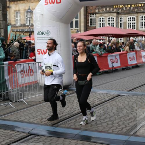 05.10.2025 - 20. swb-Marathon Bremen Yannick Fuchs http://msf.ph/oto/9245048 05.10.2025 11:11:27 Ziel 9011, 9264, 9273, 9386, 9479, 10183, 10614, 11158, 11568, 11578 meine-sportfotos.de