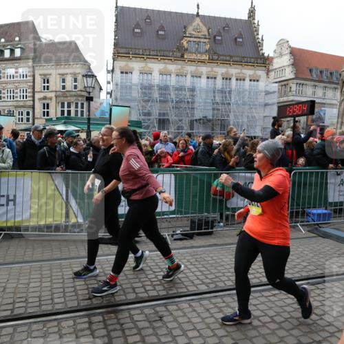 05.10.2025 - 20. swb-Marathon Bremen Yannick Fuchs http://msf.ph/oto/9245050 05.10.2025 11:09:53 Ziel 9001, 9538, 9731, 9732, 9887, 10245, 10316, 10412, 10672, 10881, 10886, 11206, 11407, 11654, 11655, 11664 meine-sportfotos.de