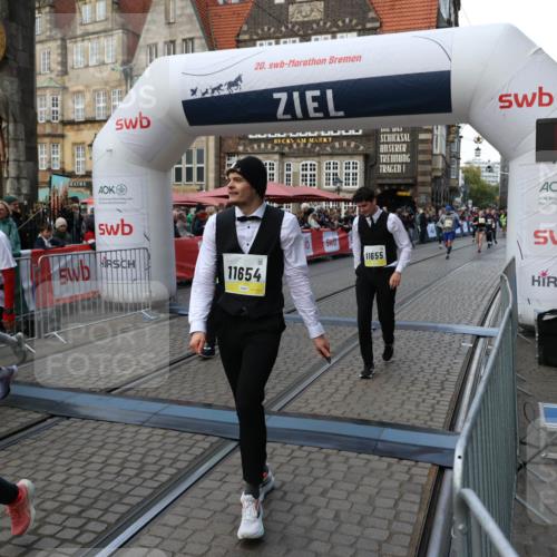 05.10.2025 - 20. swb-Marathon Bremen Yannick Fuchs http://msf.ph/oto/9245093 05.10.2025 11:09:53 Ziel 9001, 9538, 9731, 9732, 9887, 10245, 10316, 10412, 10672, 10881, 10886, 11206, 11407, 11654, 11655, 11664 meine-sportfotos.de