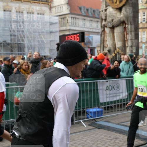 05.10.2025 - 20. swb-Marathon Bremen Yannick Fuchs http://msf.ph/oto/9245148 05.10.2025 11:09:56 Ziel 9001, 9538, 9887, 10316, 10412, 10672, 10827, 10881, 10886, 11206, 11219, 11486, 11654, 11655 meine-sportfotos.de