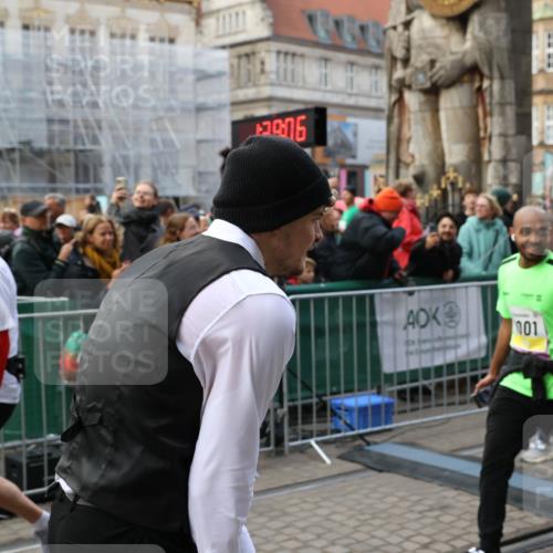 05.10.2025 - 20. swb-Marathon Bremen Yannick Fuchs http://msf.ph/oto/9245157 05.10.2025 11:09:56 Ziel 9001, 9538, 9887, 10316, 10412, 10672, 10827, 10881, 10886, 11206, 11219, 11486, 11654, 11655 meine-sportfotos.de