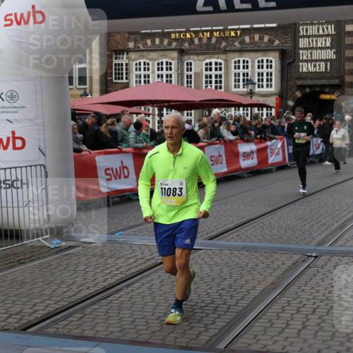 05.10.2025 - 20. swb-Marathon Bremen Yannick Fuchs http://msf.ph/oto/9245181 05.10.2025 11:11:35 Ziel 10320, 11083 meine-sportfotos.de