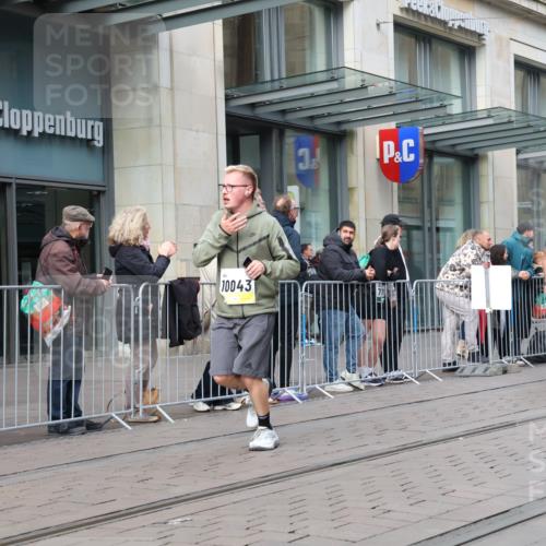 05.10.2025 - 20. swb-Marathon Bremen Strokosch-Dieckow http://msf.ph/oto/9245211 05.10.2025 10:50:25 Ziel 7733, 9230, 9251, 9267, 9277, 9299, 9399, 9578, 9658, 9715, 9742, 9832, 9888, 9966, 9969, 9975, 9986, 10029, 10043, 10224, 10227, 10251, 10279, 10479, 10534, 10689, 10698, 11062, 11220, 11311, 11451, 11466, 11543, 11661, 7733, 9230, 9251, 9267, 9277, 9299, 9399, 9578, 9658, 9715, 9742, 9832, 9888, 9966, 9969, 9975, 9986, 10029, 10043, 10224, 10227, 10251, 11062, 11466 meine-sportfotos.de