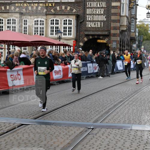 05.10.2025 - 20. swb-Marathon Bremen Yannick Fuchs http://msf.ph/oto/9245233 05.10.2025 11:11:37 Ziel 10320, 11030, 11083 meine-sportfotos.de