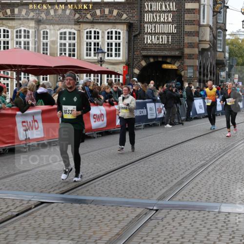 05.10.2025 - 20. swb-Marathon Bremen Yannick Fuchs http://msf.ph/oto/9245244 05.10.2025 11:11:37 Ziel 10320, 11030, 11083 meine-sportfotos.de