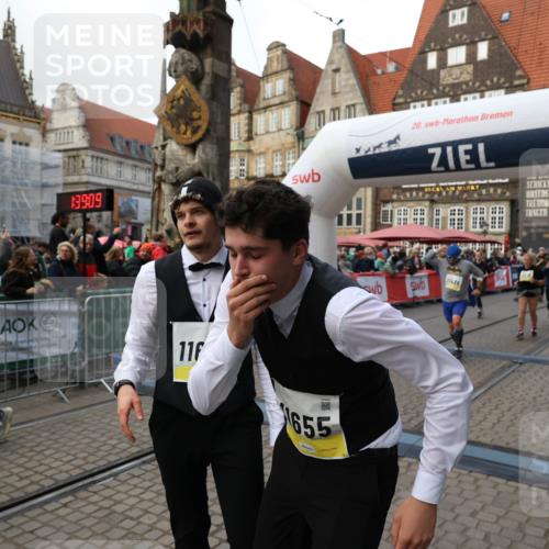 05.10.2025 - 20. swb-Marathon Bremen Yannick Fuchs http://msf.ph/oto/9245253 05.10.2025 11:09:59 Ziel 9410, 9685, 9972, 10412, 10448, 10827, 10860, 11206, 11219, 11486 meine-sportfotos.de