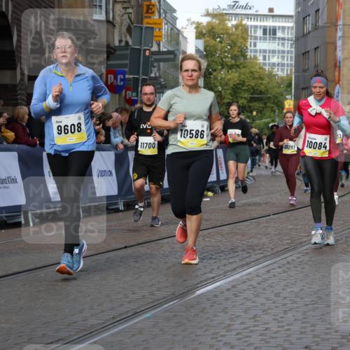 05.10.2025 - 20. swb-Marathon Bremen Strokosch-Dieckow http://msf.ph/oto/9245256 05.10.2025 10:58:23 Ziel 9174, 9433, 9462, 9608, 9820, 10055, 10084, 10586, 11181, 11184, 11291, 11495, 11591, 11700, 11724 meine-sportfotos.de