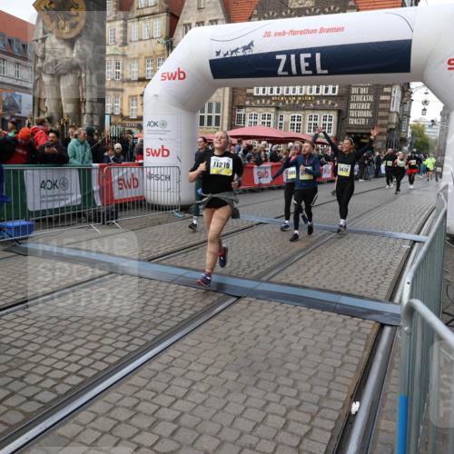 05.10.2025 - 20. swb-Marathon Bremen Yannick Fuchs http://msf.ph/oto/9245271 05.10.2025 11:10:01 Ziel 9410, 9685, 9972, 10448, 10827, 10860, 11206, 11219, 11381, 11486 meine-sportfotos.de