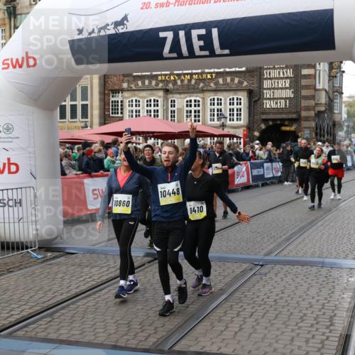 05.10.2025 - 20. swb-Marathon Bremen Yannick Fuchs http://msf.ph/oto/9245323 05.10.2025 11:10:02 Ziel 9410, 9685, 9760, 9972, 10448, 10827, 10860, 11219, 11381, 11486, 11748 meine-sportfotos.de