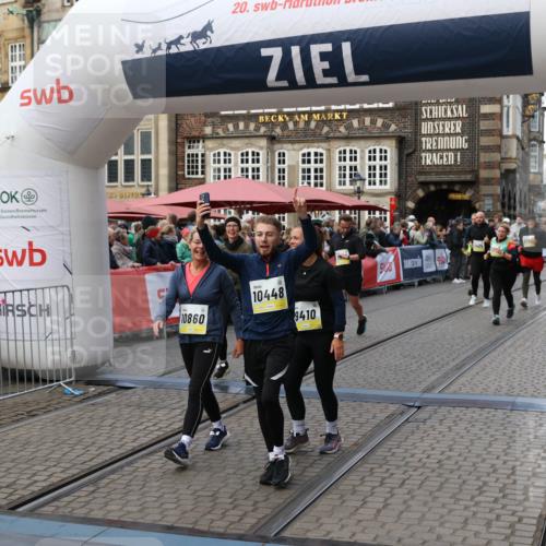 05.10.2025 - 20. swb-Marathon Bremen Yannick Fuchs http://msf.ph/oto/9245344 05.10.2025 11:10:02 Ziel 9410, 9685, 9760, 9972, 10448, 10827, 10860, 11219, 11381, 11486, 11748 meine-sportfotos.de