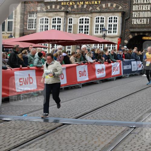 05.10.2025 - 20. swb-Marathon Bremen Yannick Fuchs http://msf.ph/oto/9245346 05.10.2025 11:11:40 Ziel 9453, 10264, 10320, 11030, 11083, 11191 meine-sportfotos.de