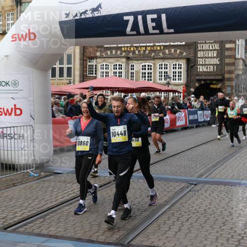 05.10.2025 - 20. swb-Marathon Bremen Yannick Fuchs http://msf.ph/oto/9245370 05.10.2025 11:10:02 Ziel 9410, 9685, 9760, 9972, 10448, 10827, 10860, 11219, 11381, 11486, 11748 meine-sportfotos.de