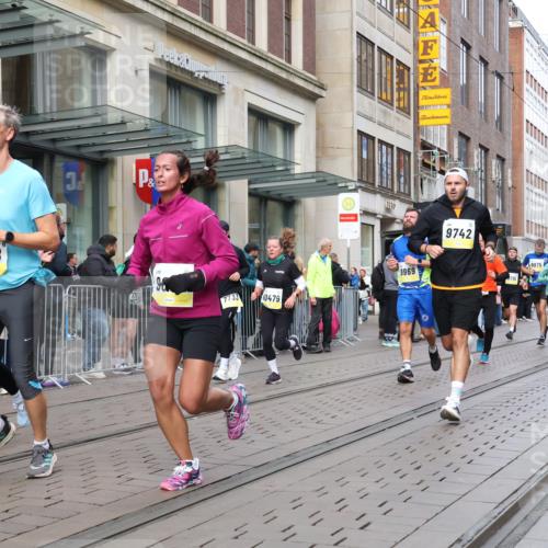 05.10.2025 - 20. swb-Marathon Bremen Strokosch-Dieckow http://msf.ph/oto/9245378 05.10.2025 10:50:31 Ziel 7733, 9199, 9230, 9251, 9277, 9399, 9416, 9425, 9578, 9630, 9658, 9663, 9715, 9742, 9832, 9888, 9966, 9969, 9975, 10029, 10043, 10224, 10226, 10227, 10254, 10279, 10378, 10479, 10534, 10689, 10698, 10743, 10932, 11061, 11062, 11220, 11311, 11391, 11451, 11543, 11661, 7733, 9199, 9230, 9251, 9277, 9399, 9416, 9425, 9578, 9630, 9658, 9663, 9715, 9742, 9832, 9888, 9966, 9969, 9975, 10029, 10043, 10224, 10226, 10227, 11062 meine-sportfotos.de