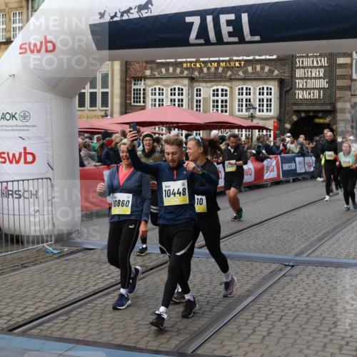 05.10.2025 - 20. swb-Marathon Bremen Yannick Fuchs http://msf.ph/oto/9245380 05.10.2025 11:10:02 Ziel 9410, 9685, 9760, 9972, 10448, 10827, 10860, 11219, 11381, 11486, 11748 meine-sportfotos.de