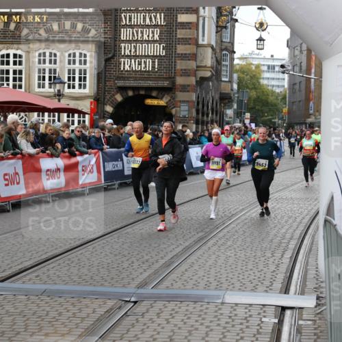 05.10.2025 - 20. swb-Marathon Bremen Yannick Fuchs http://msf.ph/oto/9245389 05.10.2025 11:11:40 Ziel 9453, 10264, 10320, 11030, 11083, 11191 meine-sportfotos.de