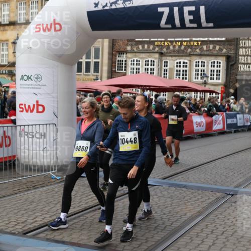 05.10.2025 - 20. swb-Marathon Bremen Yannick Fuchs http://msf.ph/oto/9245411 05.10.2025 11:10:03 Ziel 9410, 9685, 9760, 9972, 10435, 10448, 10515, 10827, 10860, 10885, 11219, 11381, 11405, 11486, 11748 meine-sportfotos.de