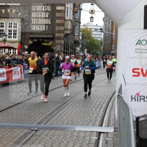 05.10.2025 - 20. swb-Marathon Bremen Yannick Fuchs http://msf.ph/oto/9245416 05.10.2025 11:11:41 Ziel 9453, 10264, 10320, 10333, 11030, 11083, 11191 meine-sportfotos.de
