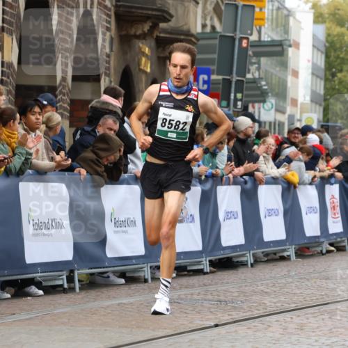 05.10.2025 - 20. swb-Marathon Bremen Strokosch-Dieckow http://msf.ph/oto/9245432 05.10.2025 12:46:51 Ziel 1571, 8582 meine-sportfotos.de