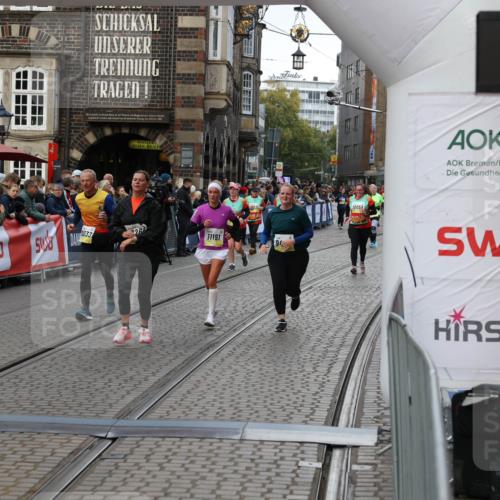 05.10.2025 - 20. swb-Marathon Bremen Yannick Fuchs http://msf.ph/oto/9245439 05.10.2025 11:11:41 Ziel 9453, 10264, 10320, 10333, 11030, 11083, 11191 meine-sportfotos.de