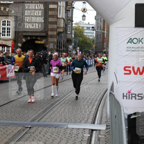 05.10.2025 - 20. swb-Marathon Bremen Yannick Fuchs http://msf.ph/oto/9245450 05.10.2025 11:11:41 Ziel 9453, 10264, 10320, 10333, 11030, 11083, 11191 meine-sportfotos.de