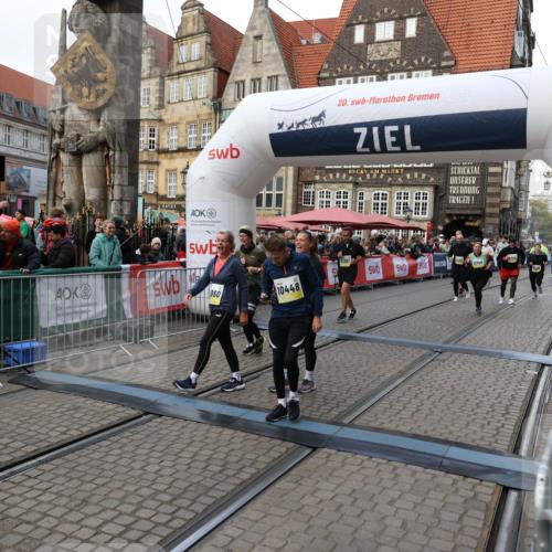 05.10.2025 - 20. swb-Marathon Bremen Yannick Fuchs http://msf.ph/oto/9245452 05.10.2025 11:10:03 Ziel 9410, 9685, 9760, 9972, 10435, 10448, 10515, 10827, 10860, 10885, 11219, 11381, 11405, 11486, 11748 meine-sportfotos.de