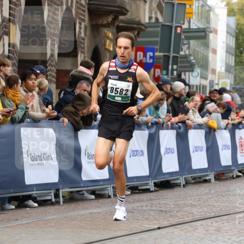 05.10.2025 - 20. swb-Marathon Bremen Strokosch-Dieckow http://msf.ph/oto/9245461 05.10.2025 12:46:51 Ziel 1571, 8582 meine-sportfotos.de