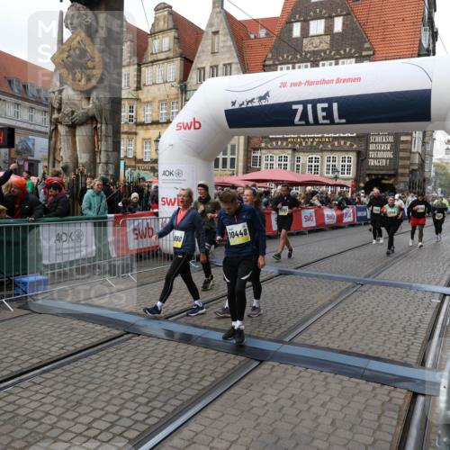 05.10.2025 - 20. swb-Marathon Bremen Yannick Fuchs http://msf.ph/oto/9245463 05.10.2025 11:10:03 Ziel 9410, 9685, 9760, 9972, 10435, 10448, 10515, 10827, 10860, 10885, 11219, 11381, 11405, 11486, 11748 meine-sportfotos.de